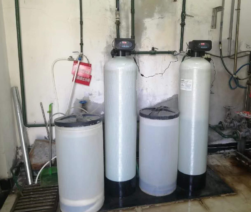 西飞宾馆洗衣服锅炉2吨每小时软化水设备